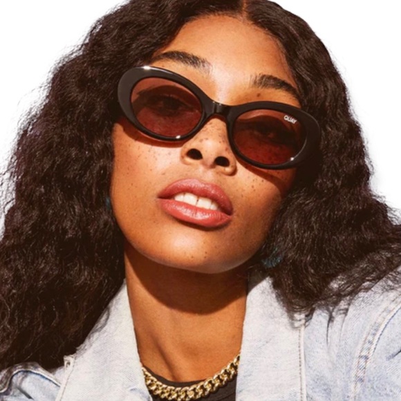 QUAY Show Up Sunglasses Black Frame Brown Lenses - Picture 3 of 10